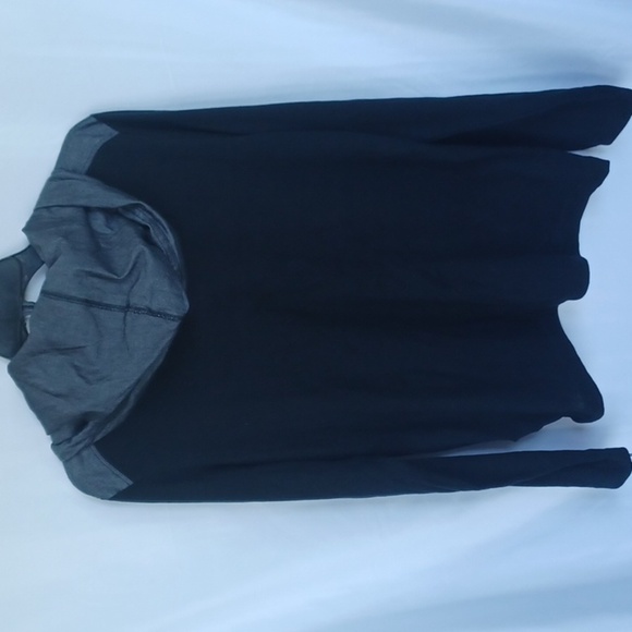 NEW Rock & Republic Men’s 2-tone , Long Sleeve Hoodie NWT, size M - Picture 4 of 4